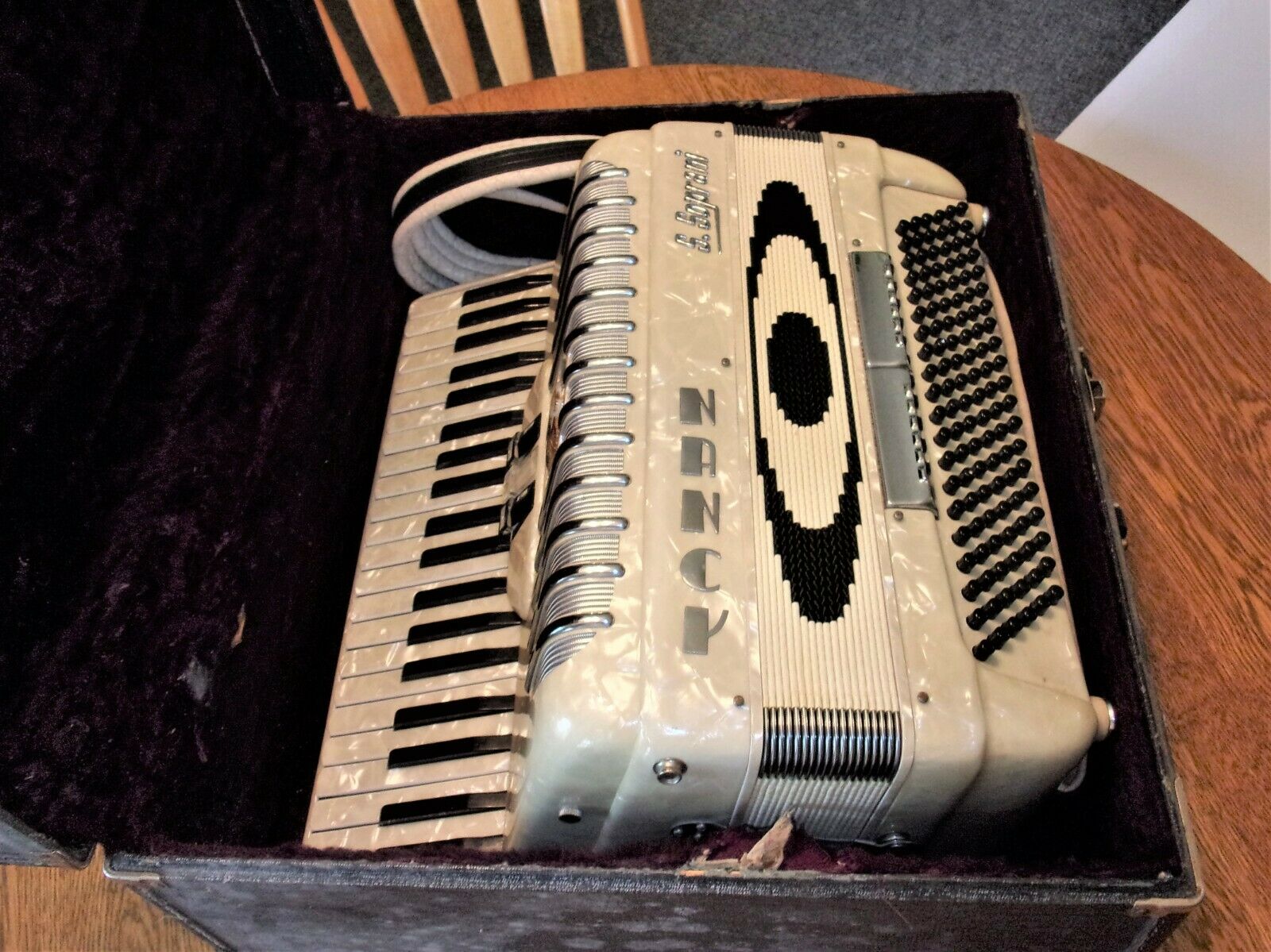 Vintage S.soprani Mother Of Pearl Look Accordion With Case And Music Books